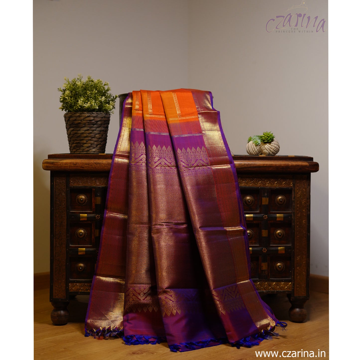 ORANGE OCHRE RED VIOLET KANCHIPURAM SILK SAREE